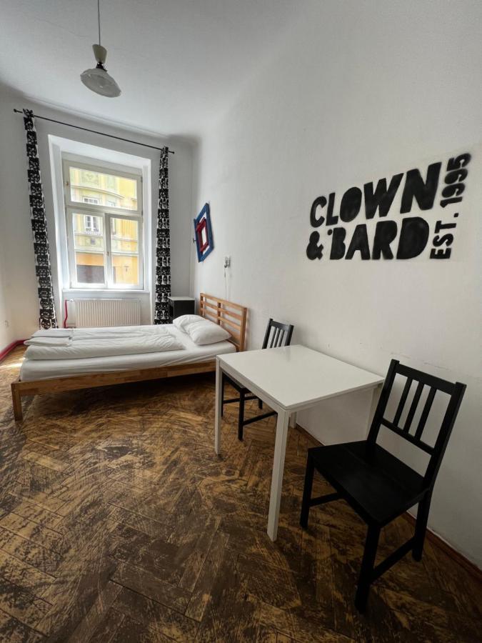 Clown And Bard Hostel Prague Exterior photo